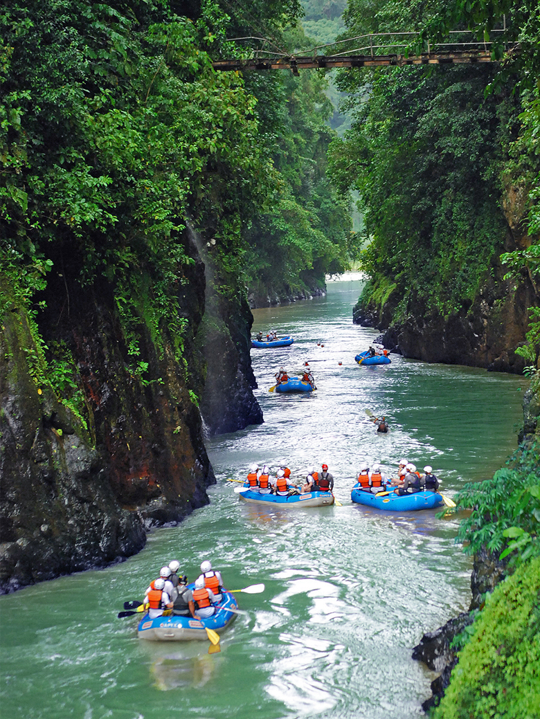 Faire du rafting à Turrialba